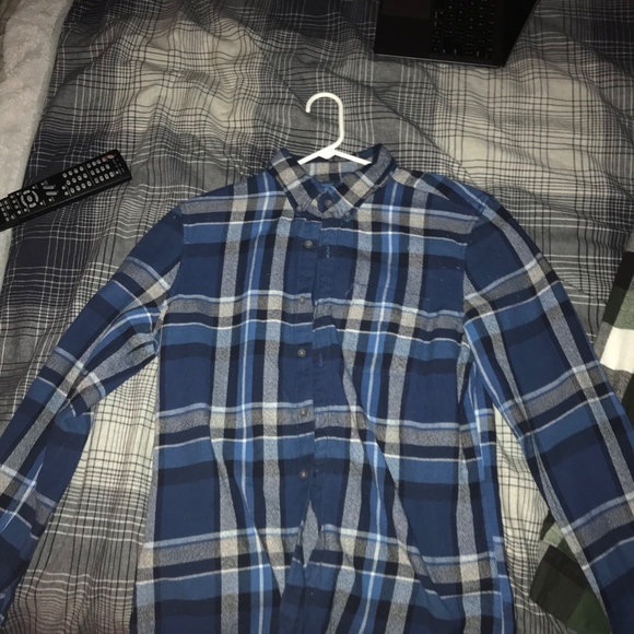 2 flannel shirt fit good - Picture 2 of 4